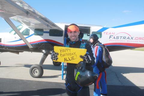 The Story Behind the Viral "I Was Your Pilot"  Skydive Picture [With Proof]